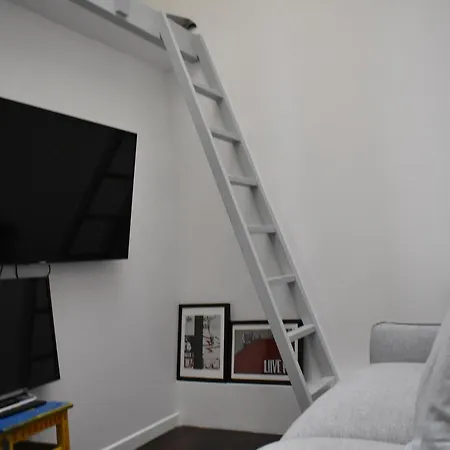 Spacious 3 Bedroom Appartement Paris