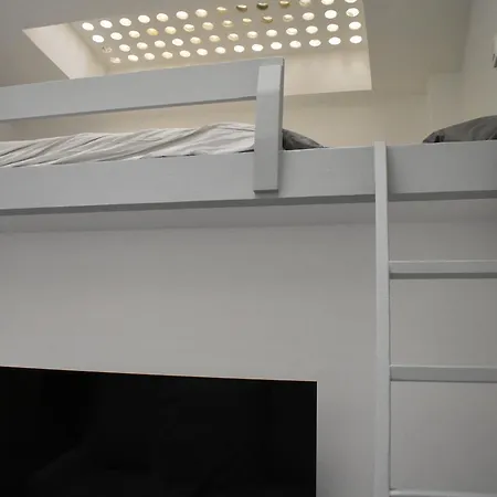 Spacious 3 Bedroom Paris